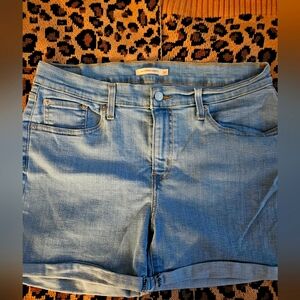 Levi's Mid Shorts  size 32